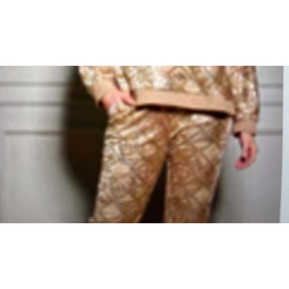2pc plus size gold sequin jogging set. - Picture 5 of 10